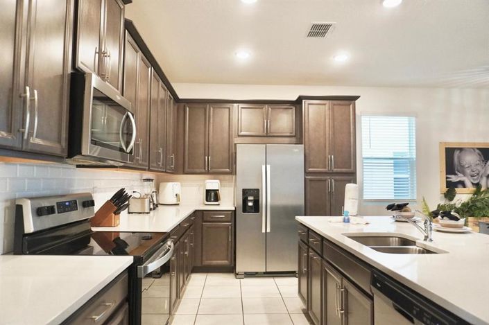 Image No.18-6 Bed Townhouse for sale