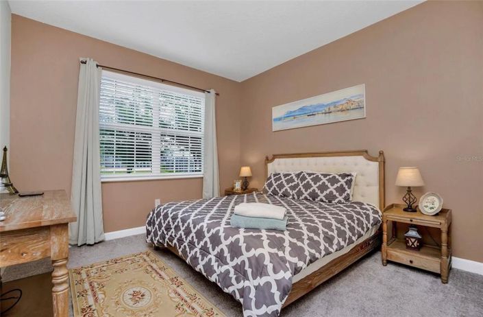 Image No.30-5 Bed House for sale