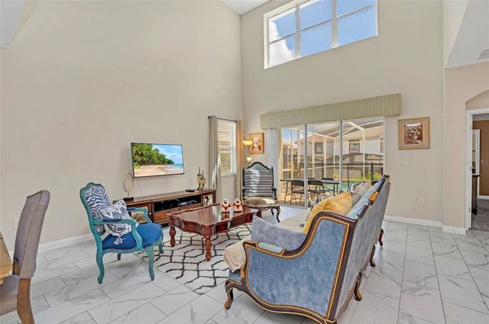 Image No.6-5 Bed House for sale