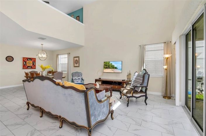 Image No.7-5 Bed Property for sale