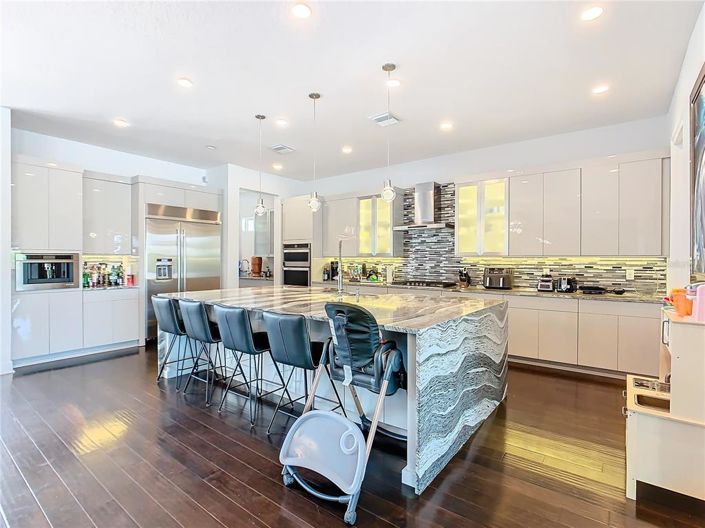 Image No.14-5 Bed House for sale