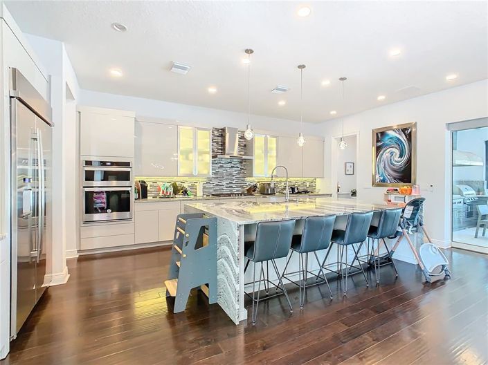 Image No.16-5 Bed House for sale