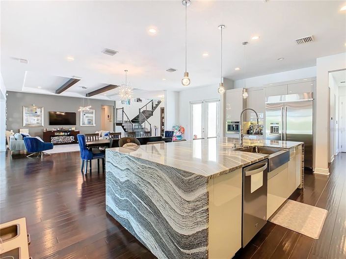 Image No.17-5 Bed House for sale