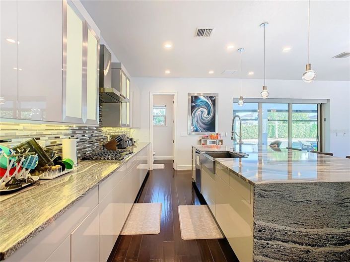 Image No.23-5 Bed House for sale