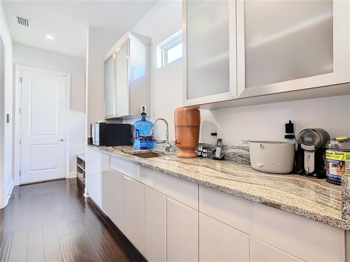 Image No.26-5 Bed House for sale