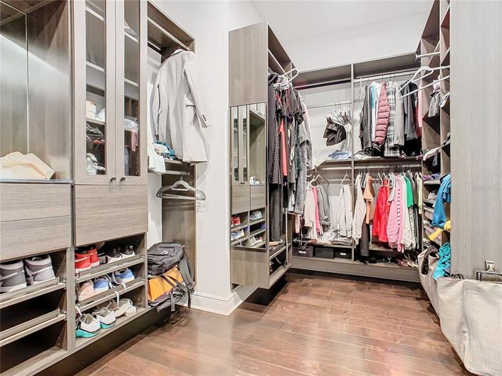 Image No.36-5 Bed House for sale