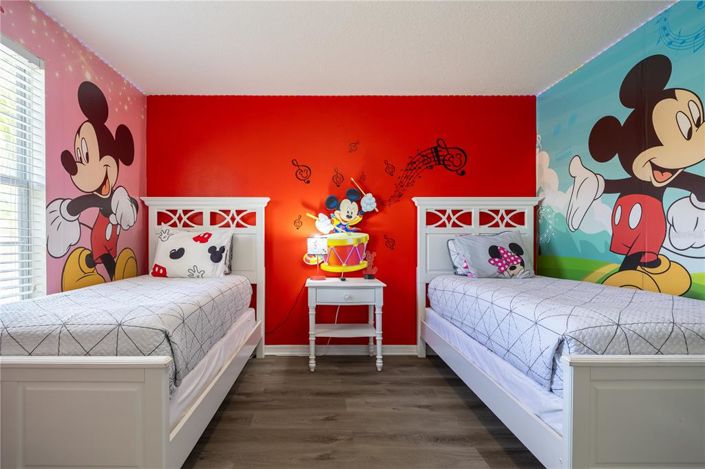 Image No.18-4 Bed Townhouse for sale