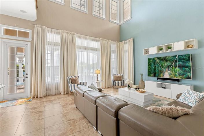 Image No.13-5 Bed House for sale