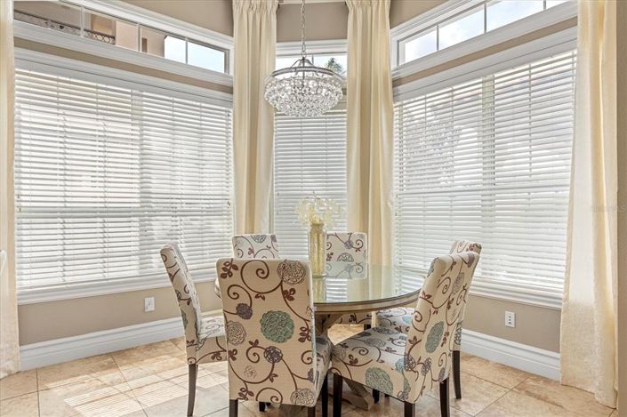 Image No.17-5 Bed House for sale