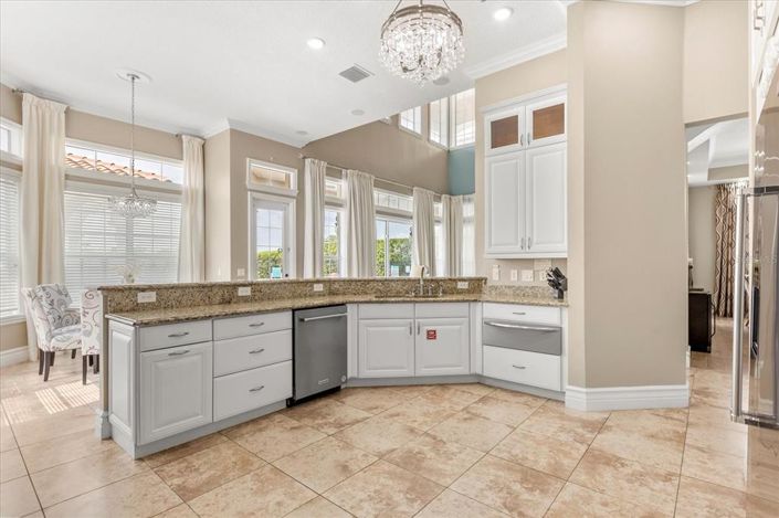 Image No.21-5 Bed House for sale