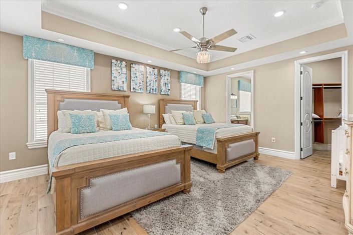 Image No.36-5 Bed House for sale