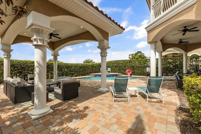 Image No.56-5 Bed House for sale