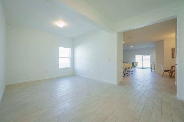 Image No.27-4 Bed House for sale