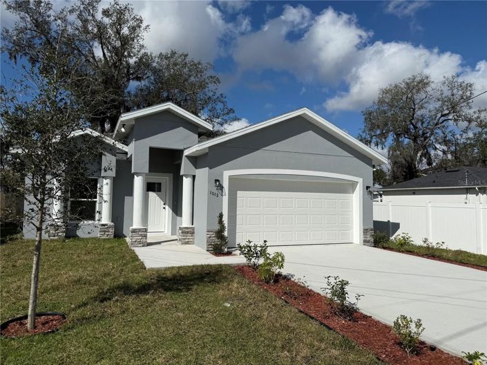 Image No.1-4 Bed House for sale