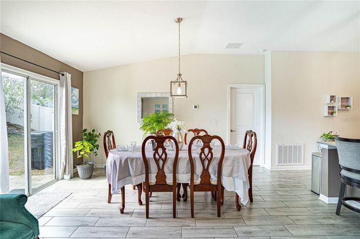 Image No.11-3 Bed House for sale