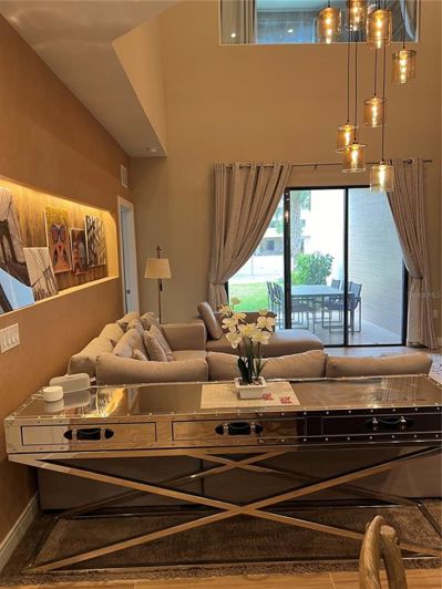 Image No.11-4 Bed Townhouse for sale