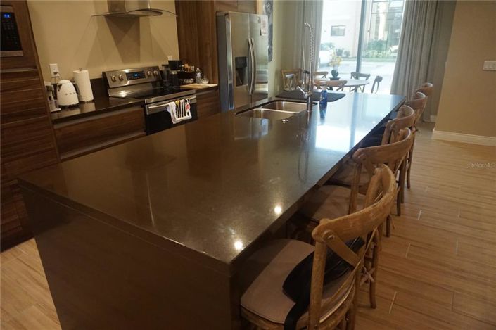 Image No.13-4 Bed Townhouse for sale