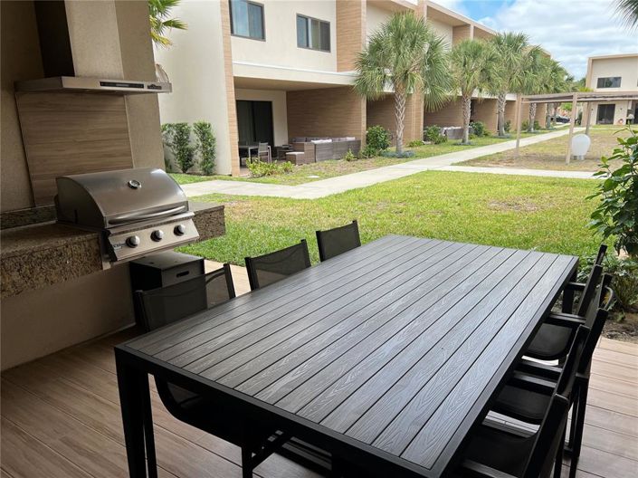 Image No.21-4 Bed Townhouse for sale