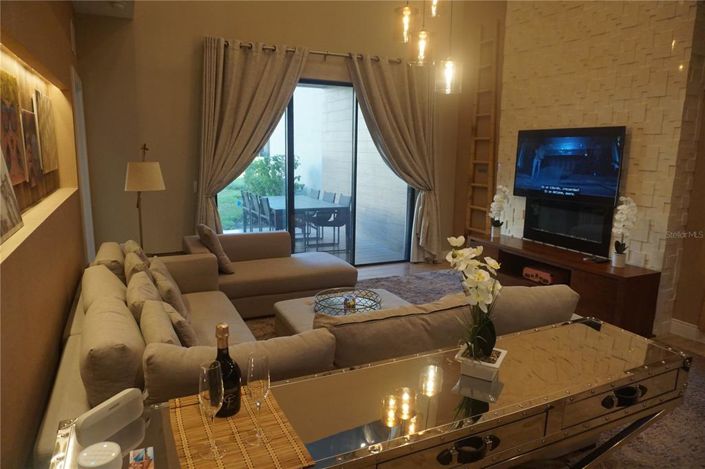 Image No.27-4 Bed Townhouse for sale