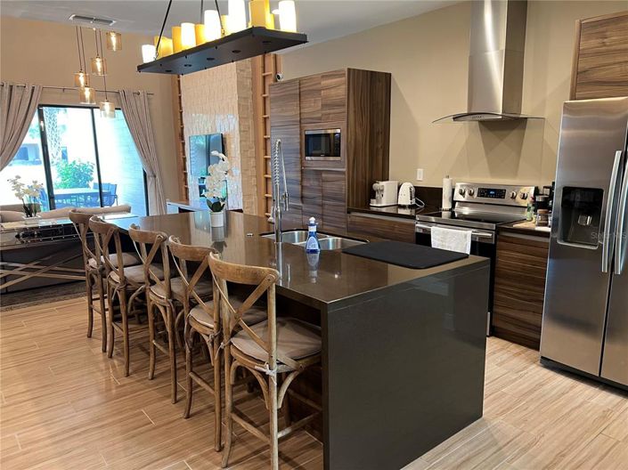 Image No.7-4 Bed Townhouse for sale