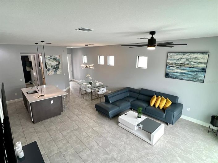 Image No.10-Propriété de 4 chambres à vendre à Davenport