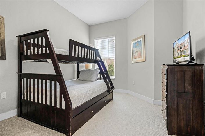 Image No.18-4 Bed Townhouse for sale