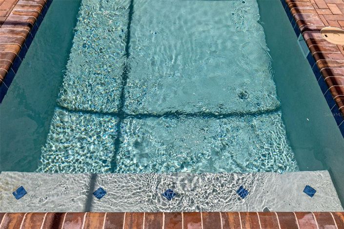 Image No.32-5 Bed Townhouse for sale