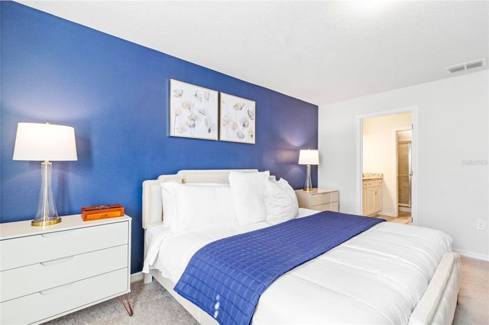 Image No.12-5 Bed Townhouse for sale