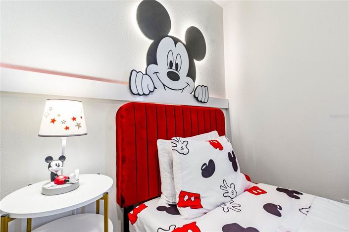 Image No.20-5 Bed Townhouse for sale