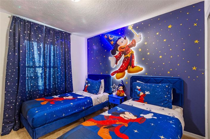 Image No.23-5 Bed Townhouse for sale