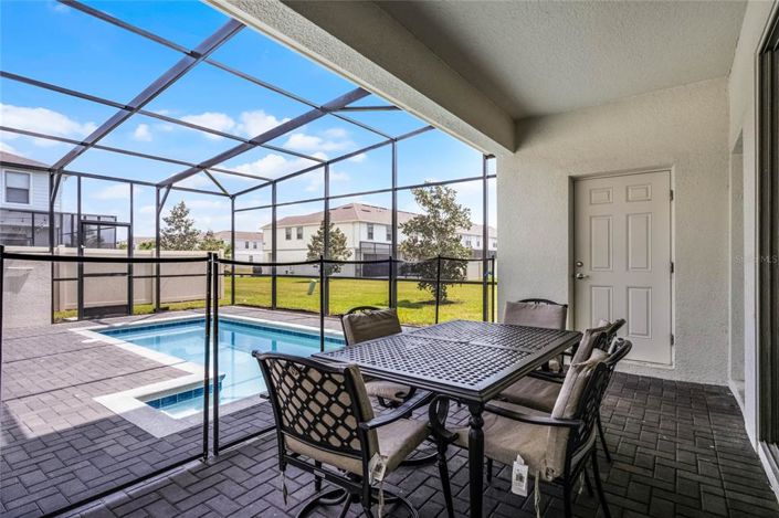 Image No.28-5 Bed Townhouse for sale