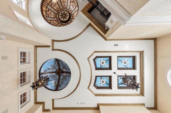 Image No.15-5 Bed House for sale