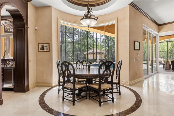 Image No.24-5 Bed House for sale