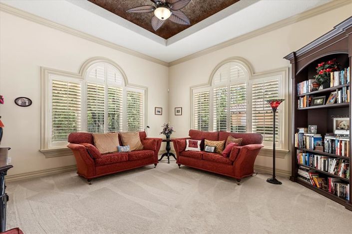 Image No.40-5 Bed House for sale