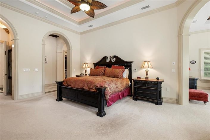 Image No.42-5 Bed House for sale