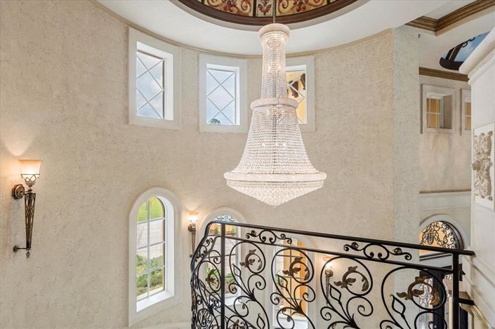 Image No.56-5 Bed House for sale