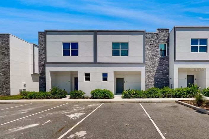 Image No.1-5 Bed Townhouse for sale