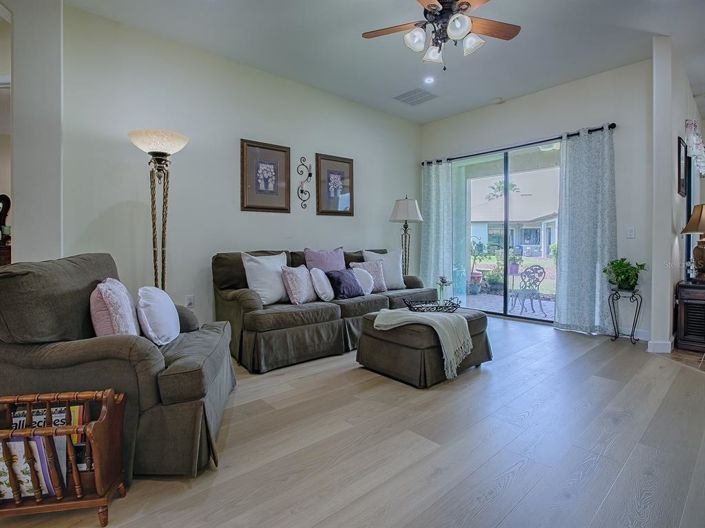 Image No.11-4 Bed House for sale