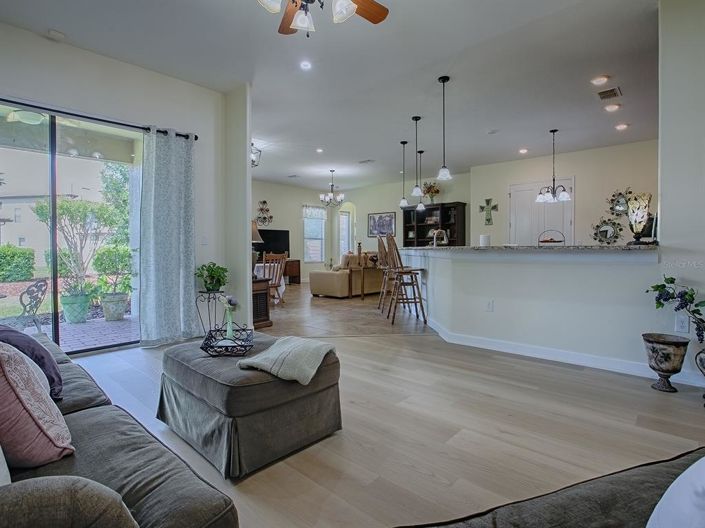 Image No.12-4 Bed House for sale