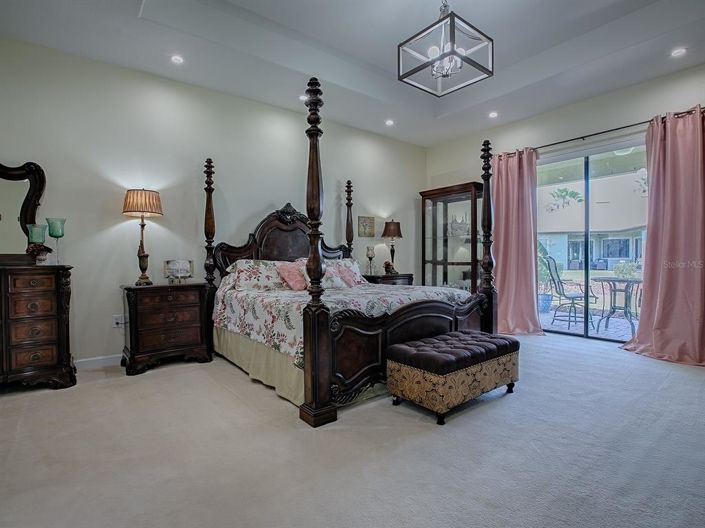 Image No.30-4 Bed House for sale