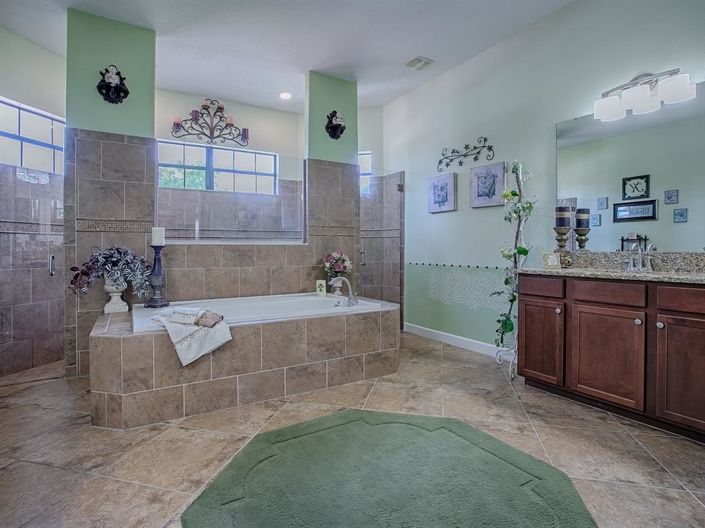 Image No.38-4 Bed House for sale