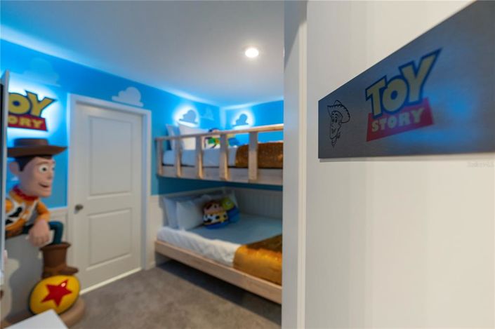 Image No.16-6 Bed Townhouse for sale