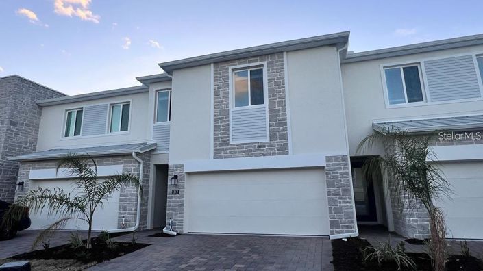 Image No.2-4 Bed Townhouse for sale