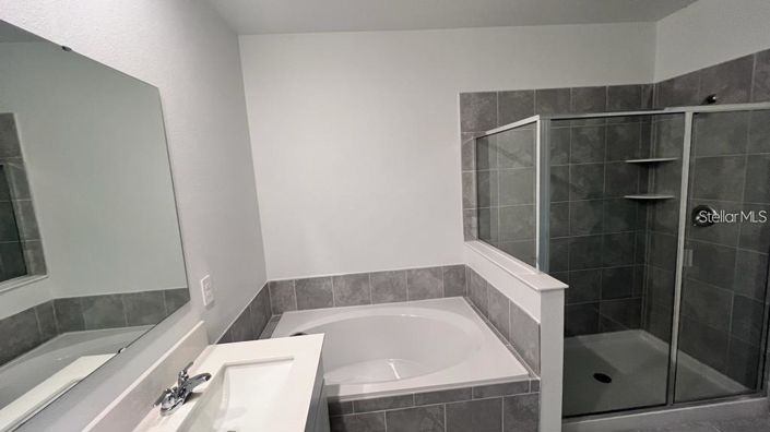 Image No.22-4 Bed Townhouse for sale