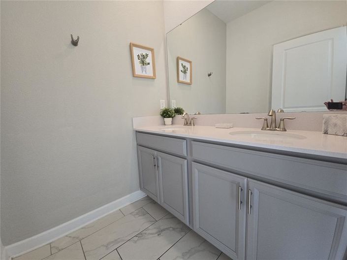 Image No.3-5 Bed Townhouse for sale