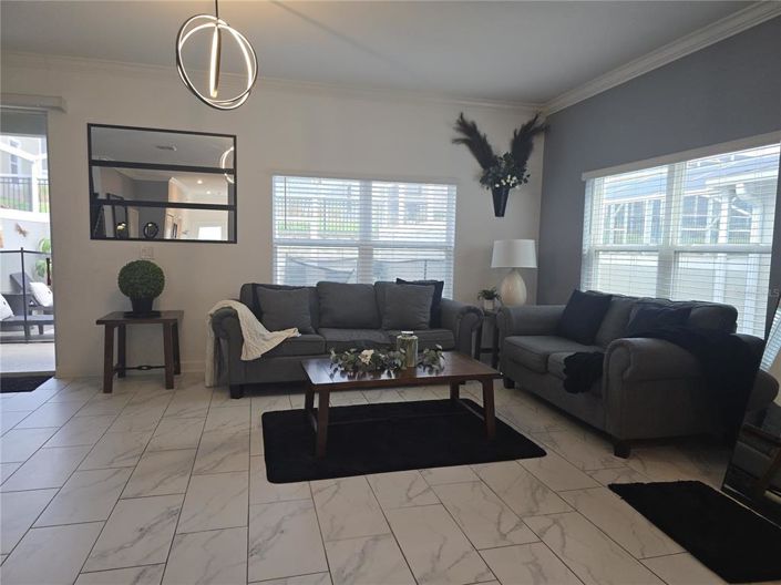 Image No.8-5 Bed Townhouse for sale