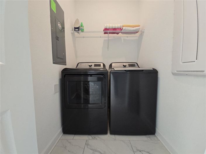 Image No.9-5 Bed Townhouse for sale