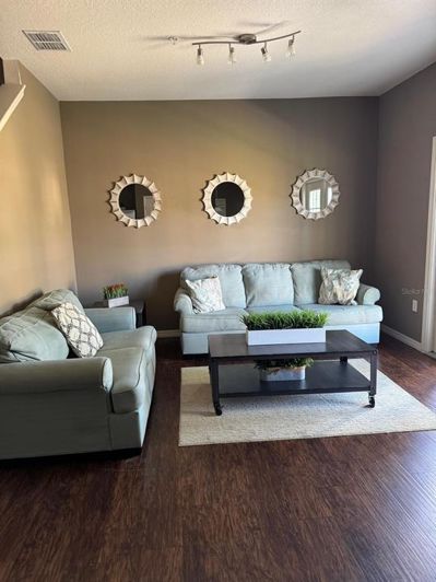 Image No.2-4 Bed Townhouse for sale