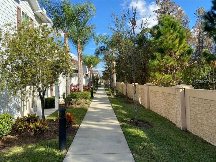 Image No.20-4 Bed Townhouse for sale