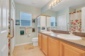 Image No.20-4 Bed House for sale